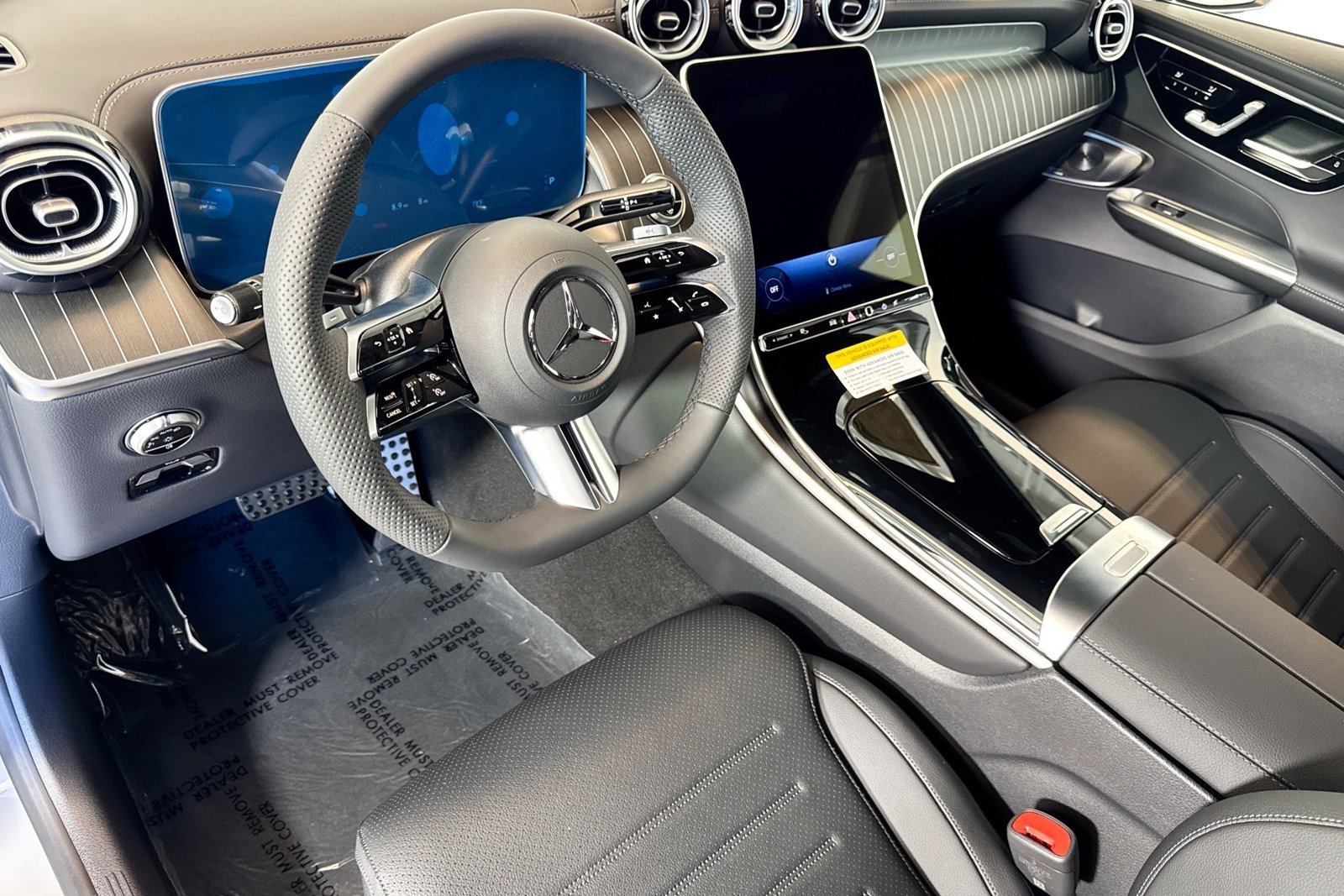 New 2026 Manufaktur Alpine Grey Mercedes-Benz GLC 300 image 9