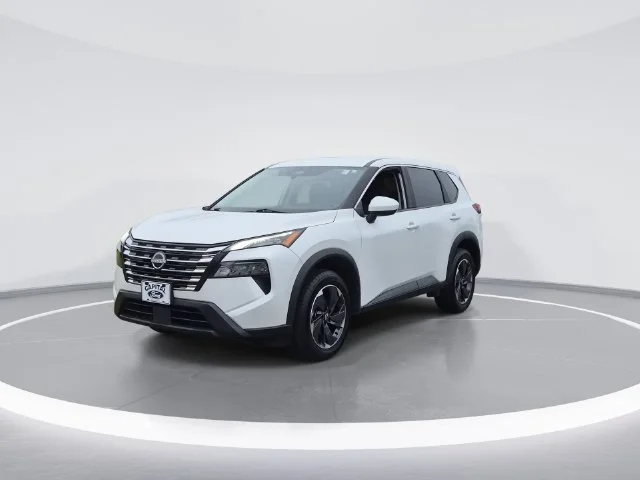 Used 2025 White Nissan SV image 3