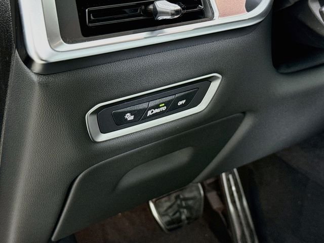 New 2027 Carbon Black Metallic BMW xDrive40i image 10