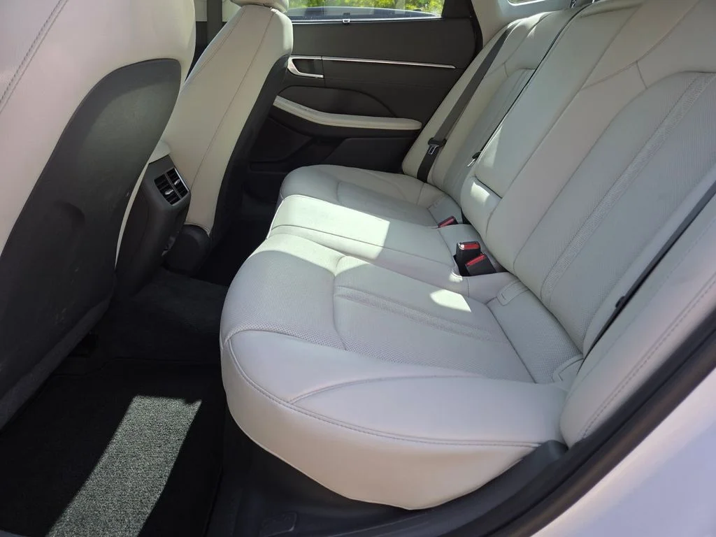 Used 2023 White Hyundai Limited image 21