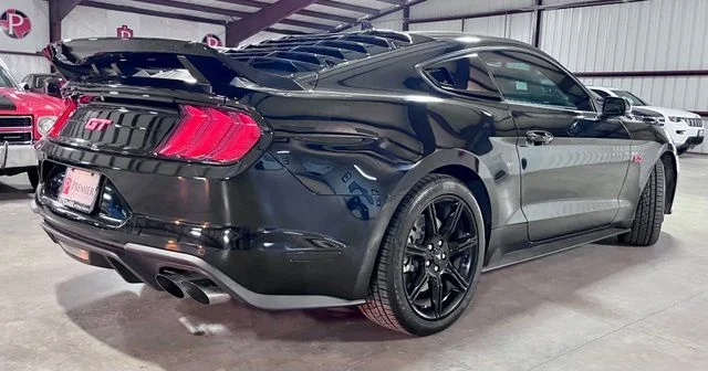 Used 2020 Black Ford GT Premium image 3