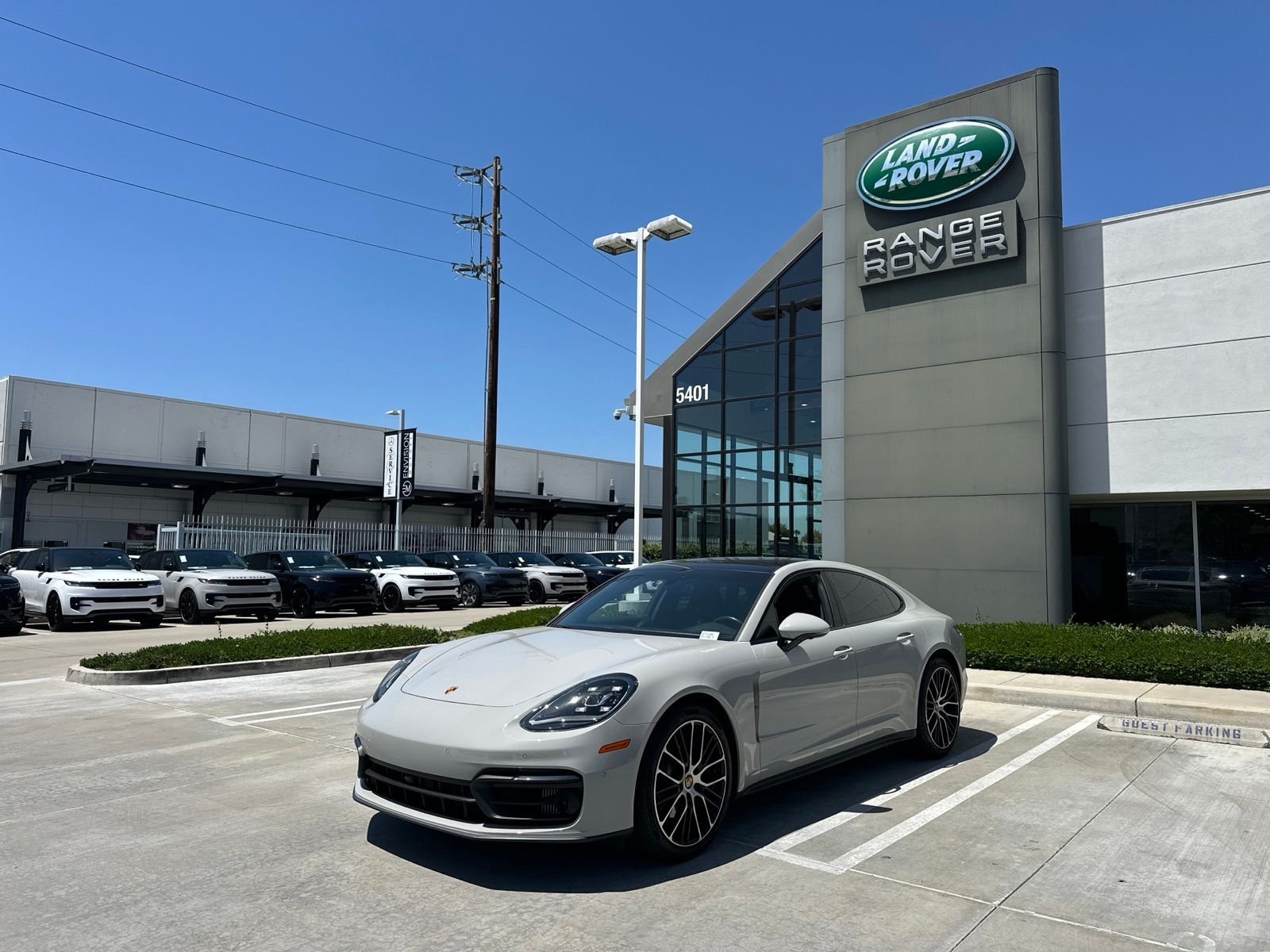 Used 2023 Chalk Porsche Platinum Edition image 1