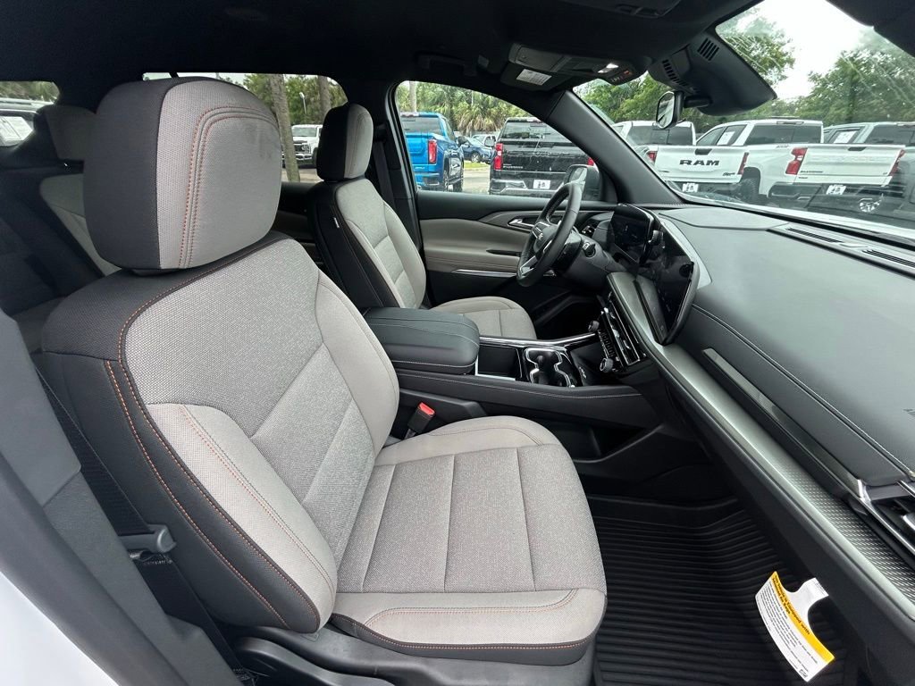 2025 Chevrolet Traverse LT - Photo 24