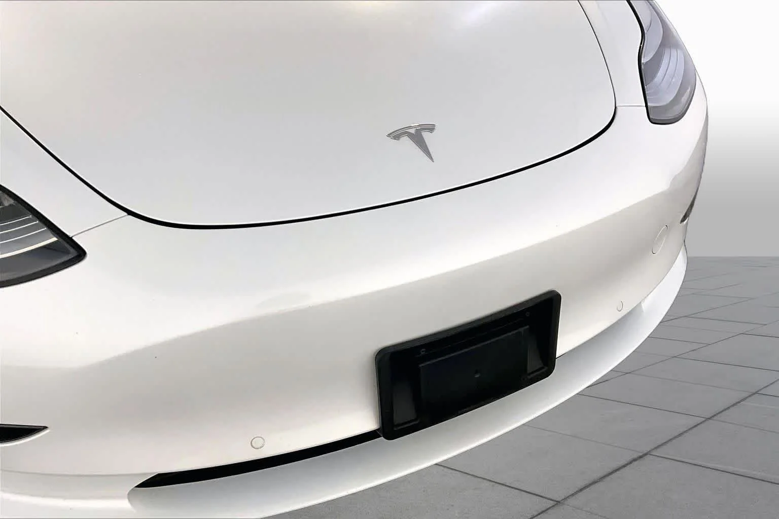 Used 2018 Pearl White Multi-Coat Tesla Long Range Battery image 29
