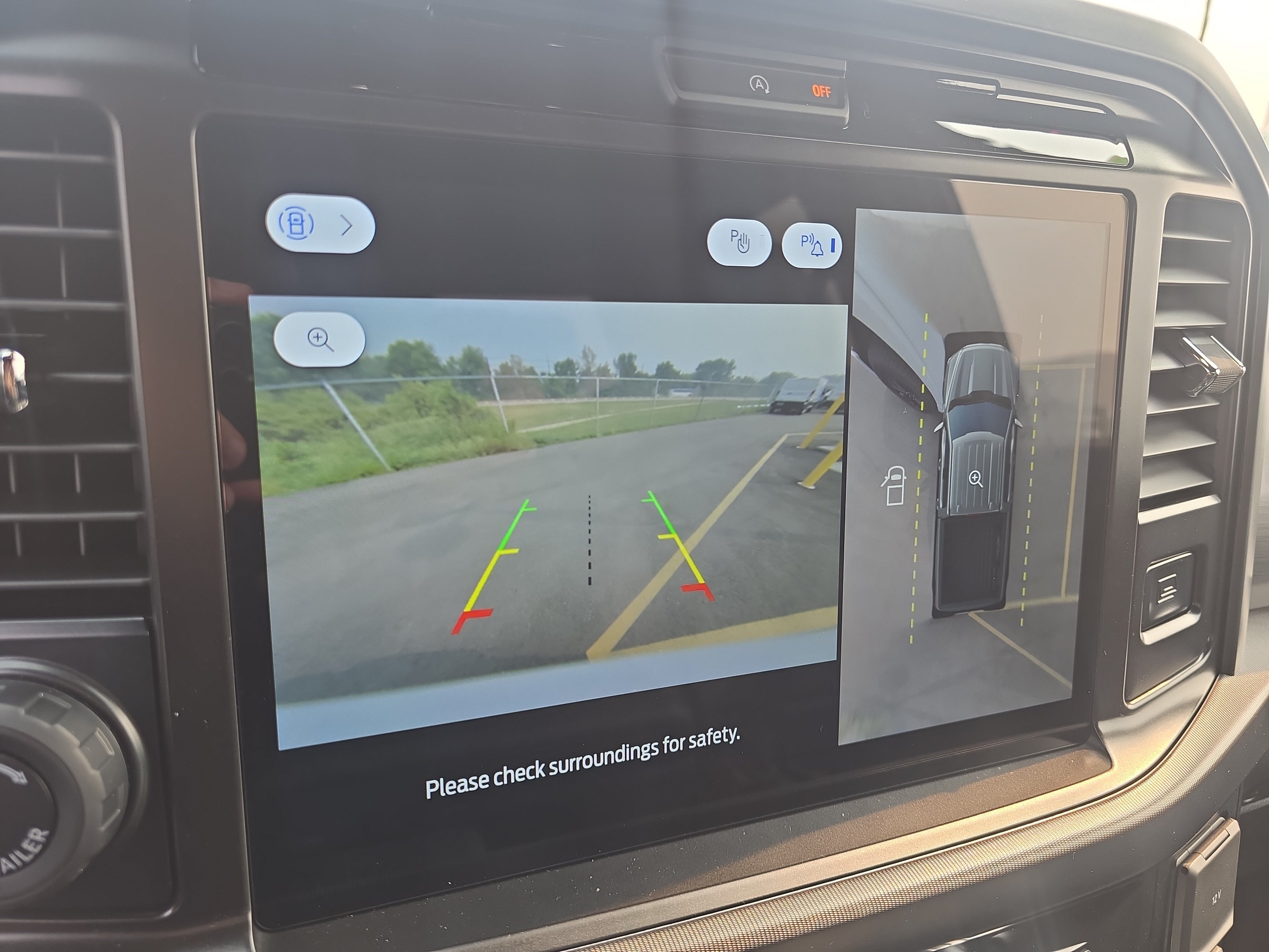 New 2026 Oxford White Ford Lariat® image 22