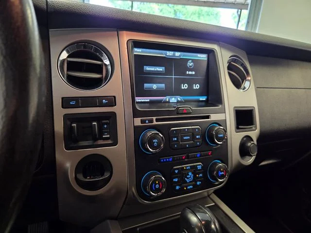 Used 2015  Ford XLT image 26