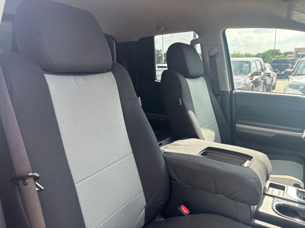 Used 2016 Silver Sky Metallic Toyota SR5 image 25