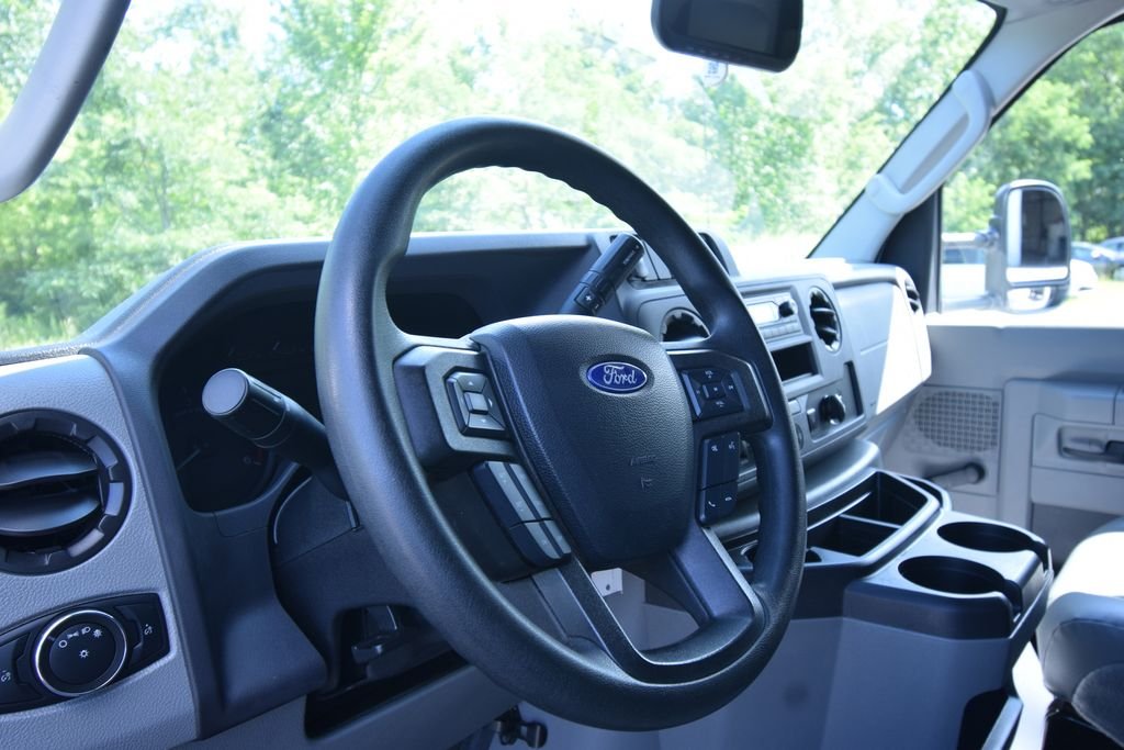 Used 2022 Oxford White Ford Base image 16