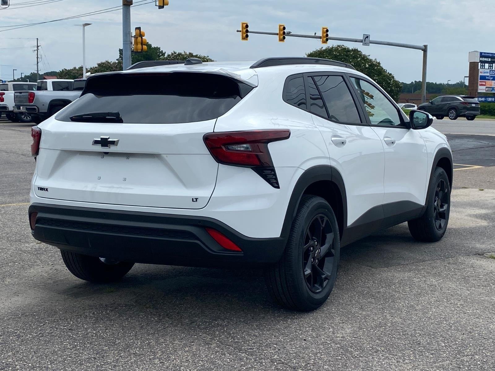 New 2026 Summit White Chevrolet LT image 6