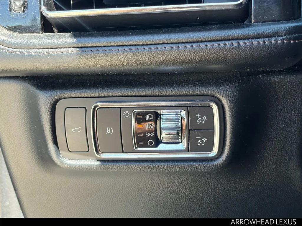 Used 2021 Black Lincoln Reserve image 21