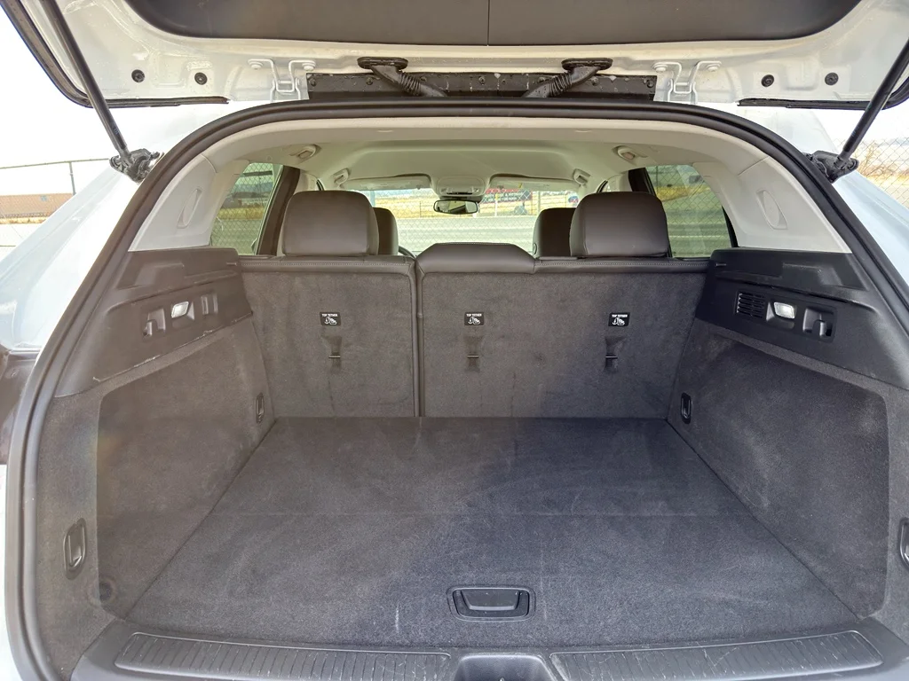 Used 2024 Summit White Buick Preferred image 14