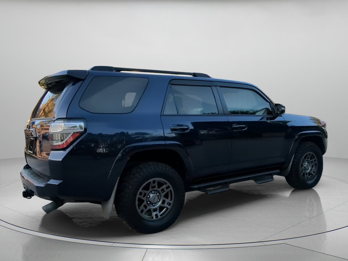 Used 2020 Nautical Blue Metallic Toyota Venture image 28
