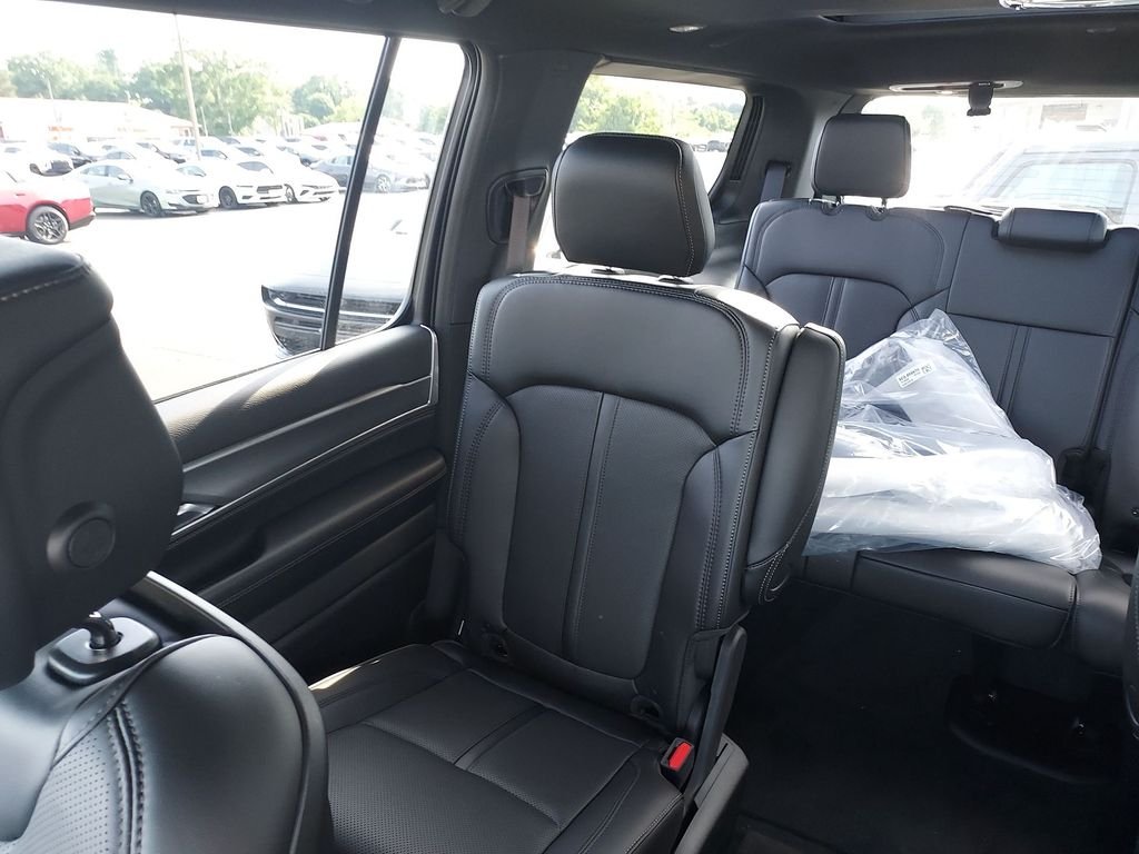 New 2026 Silver-Zynith Exterior Paint Jeep Upland image 12