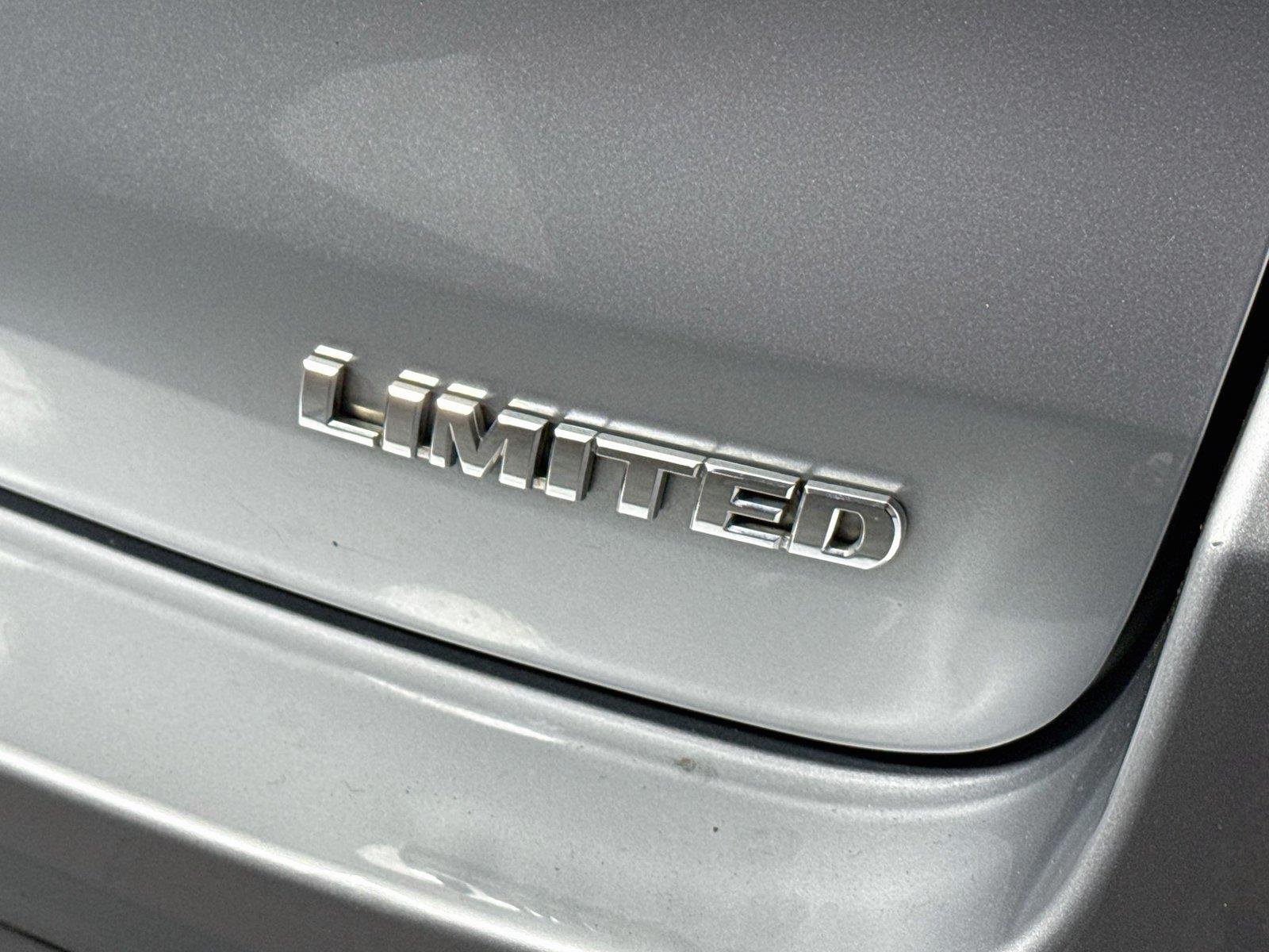 Used 2015 Silver Sky Metallic Toyota Limited image 14
