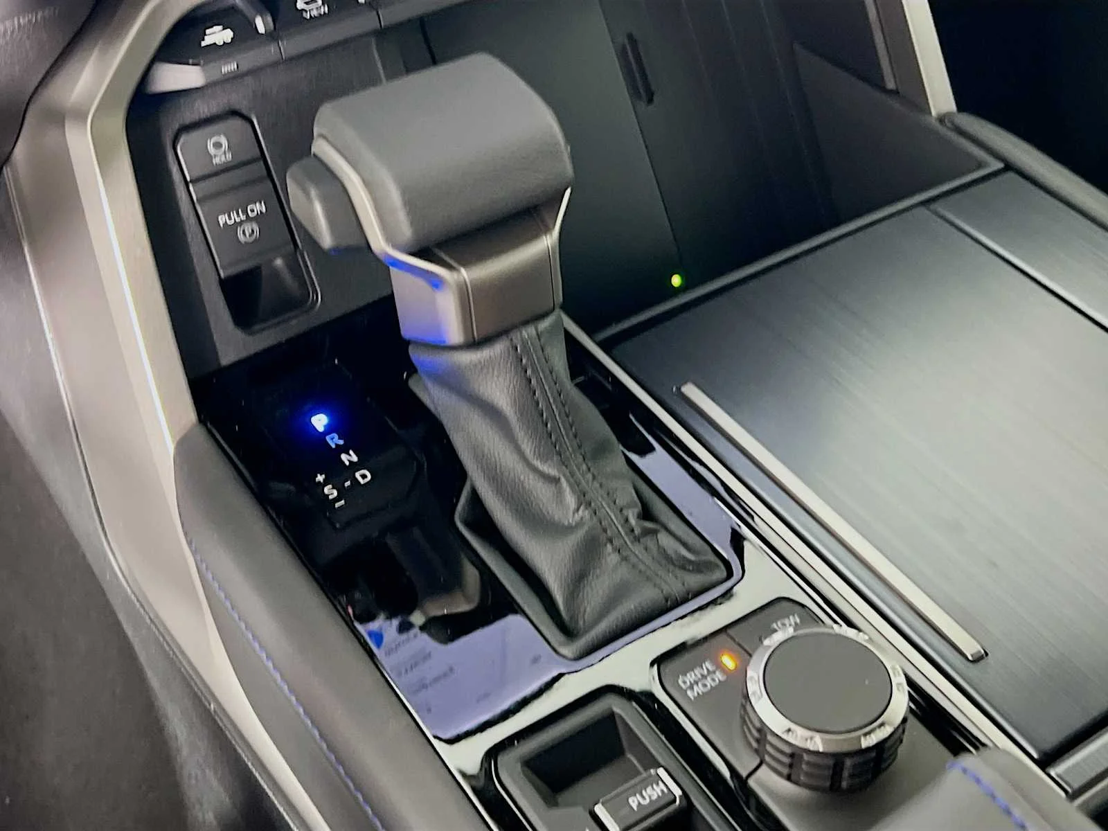 2026 Toyota Tundra Platinum - Photo 12