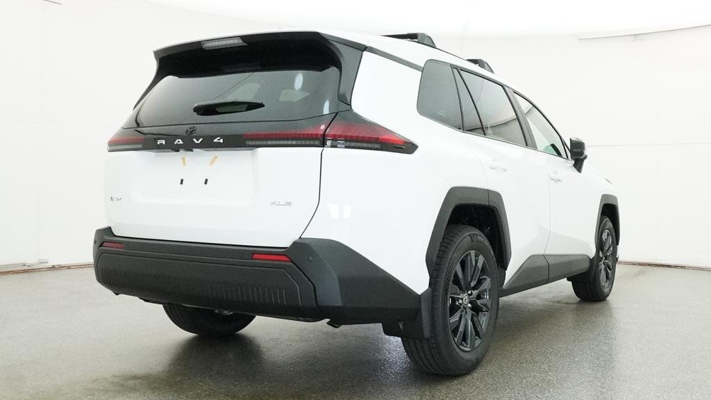 New 2026 Ice Cap Toyota XLE Premium image 21
