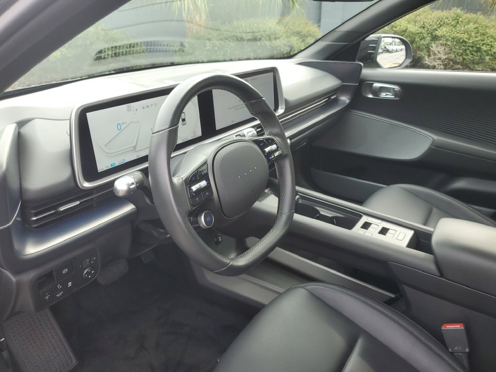 Used 2024 Black Hyundai SEL image 12