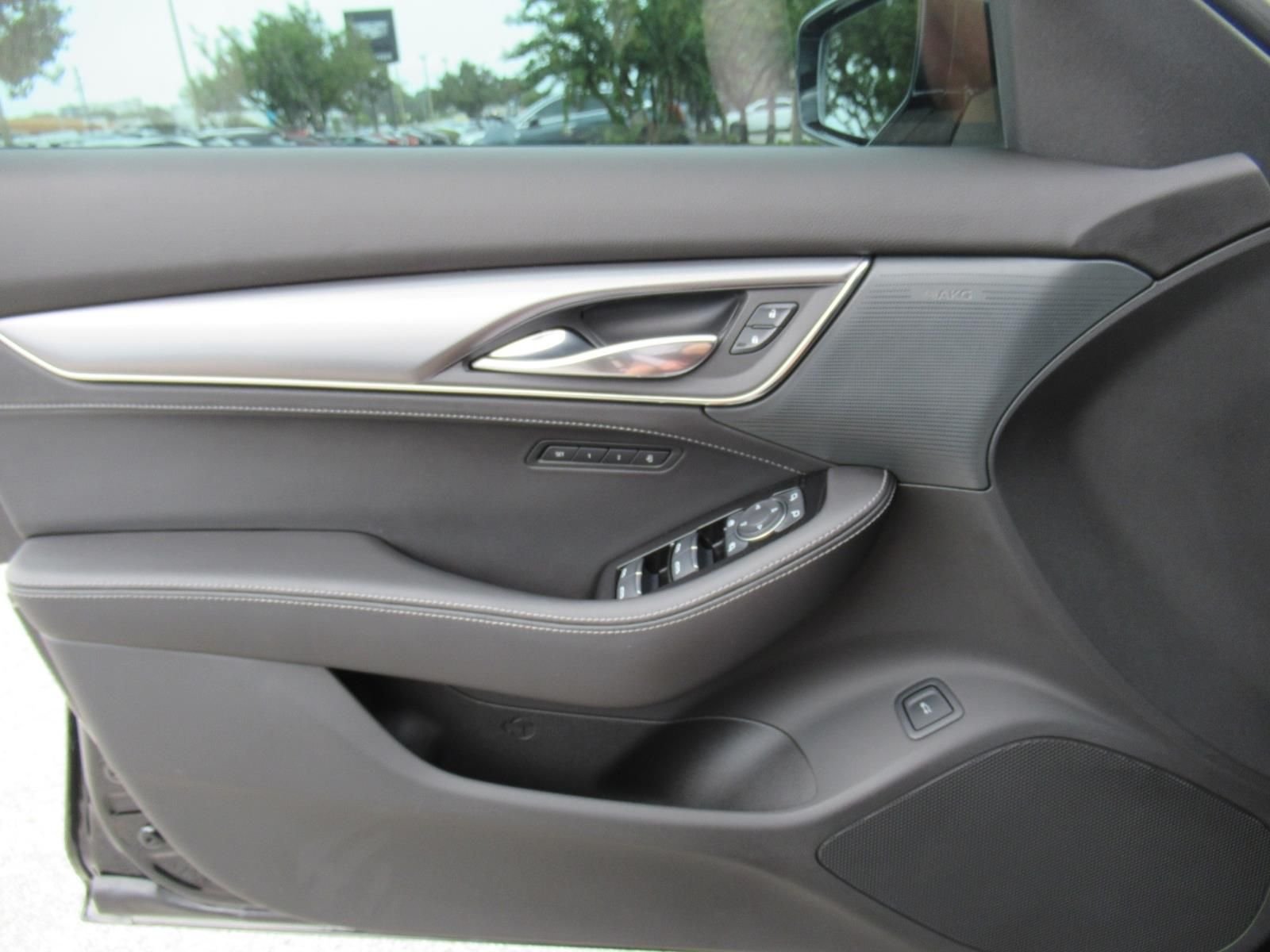 Used 2025 Black Cadillac Premium Luxury image 22
