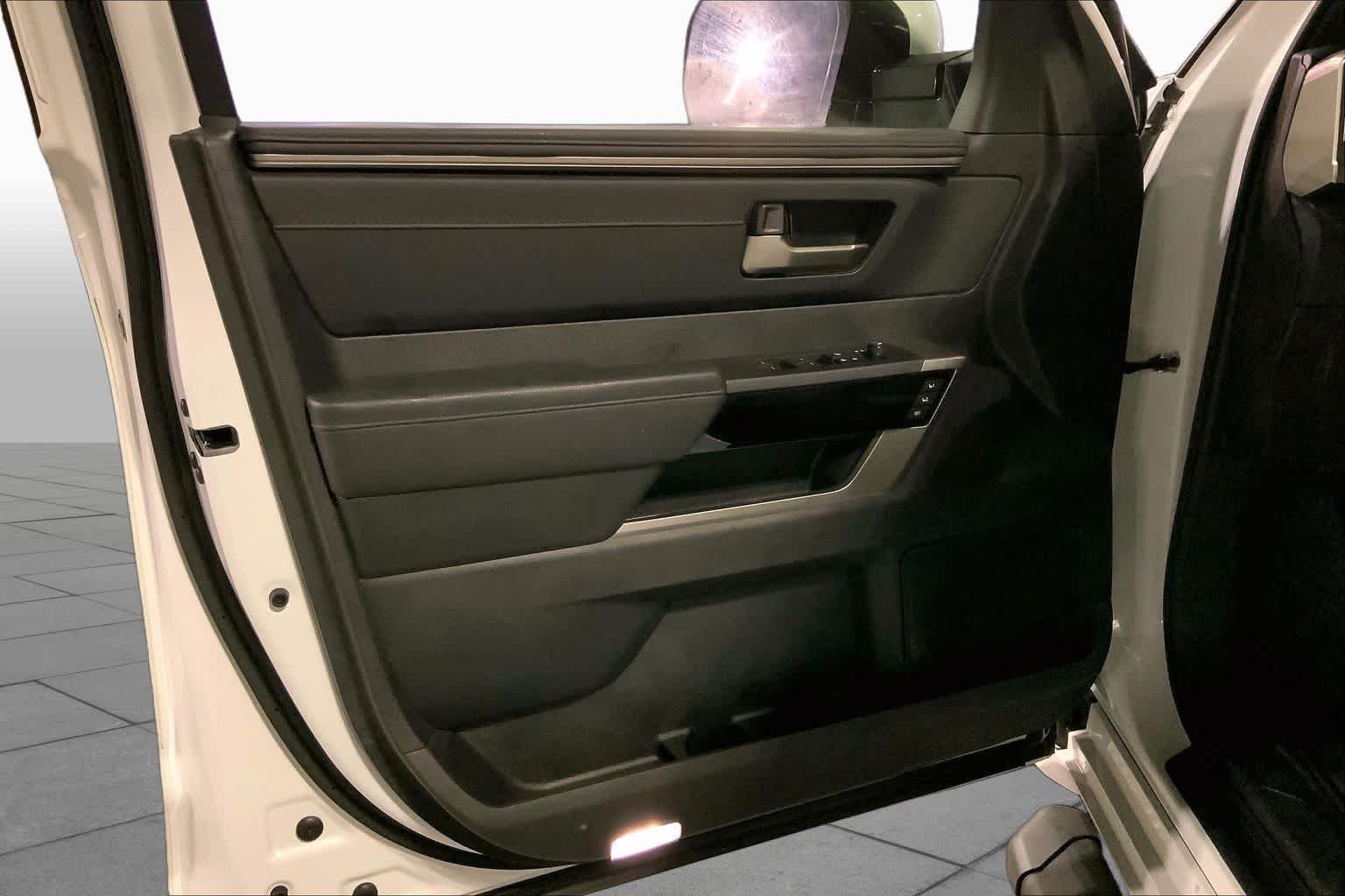 Used 2025 Wind Chill Pearl Toyota Limited image 20