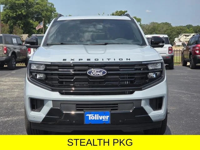 New 2027 Glacier Gray Metallic Tri-Coat Ford Platinum image 3