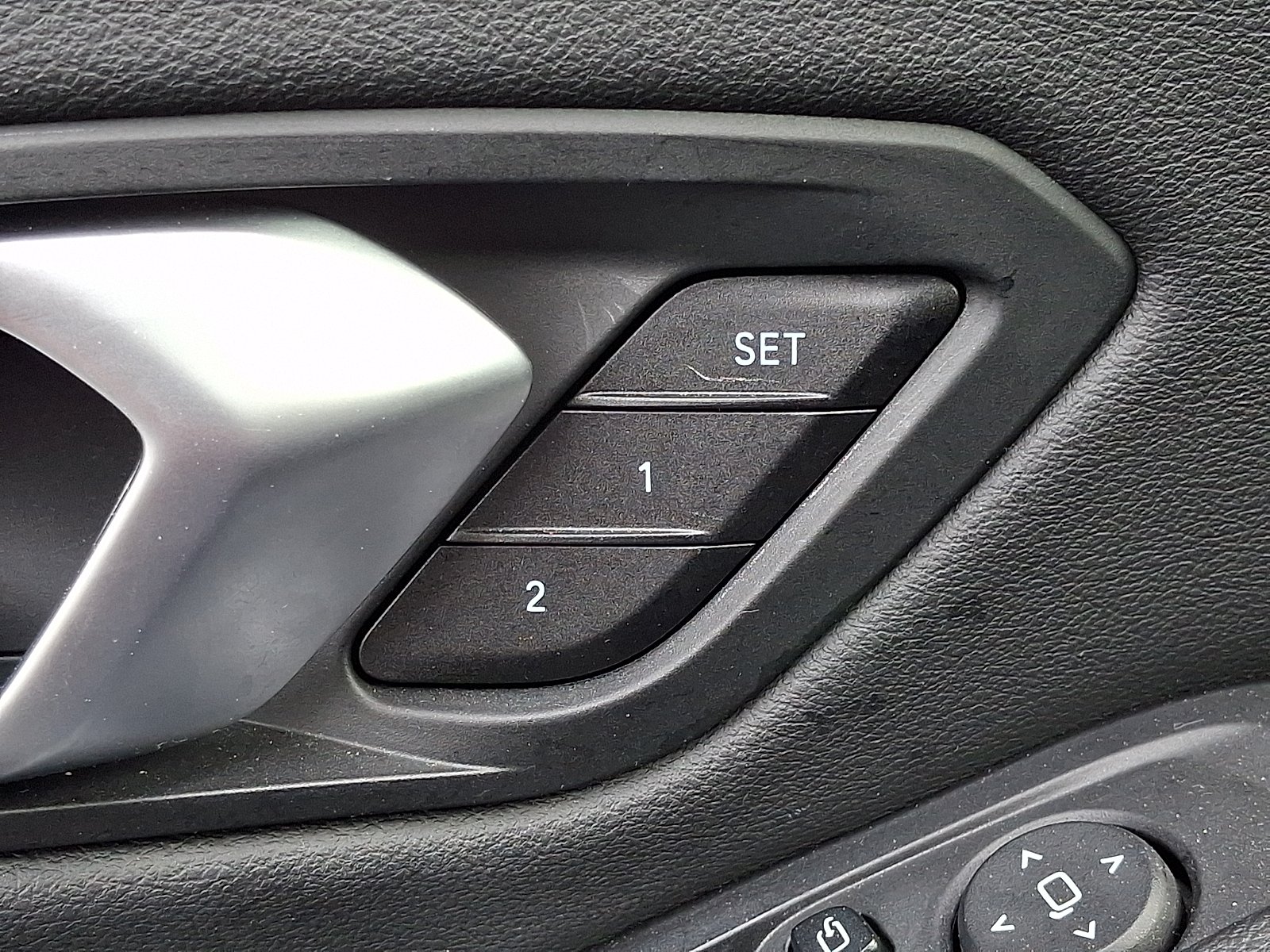 Used 2025 Black Sapphire Metallic BMW xDrive image 28