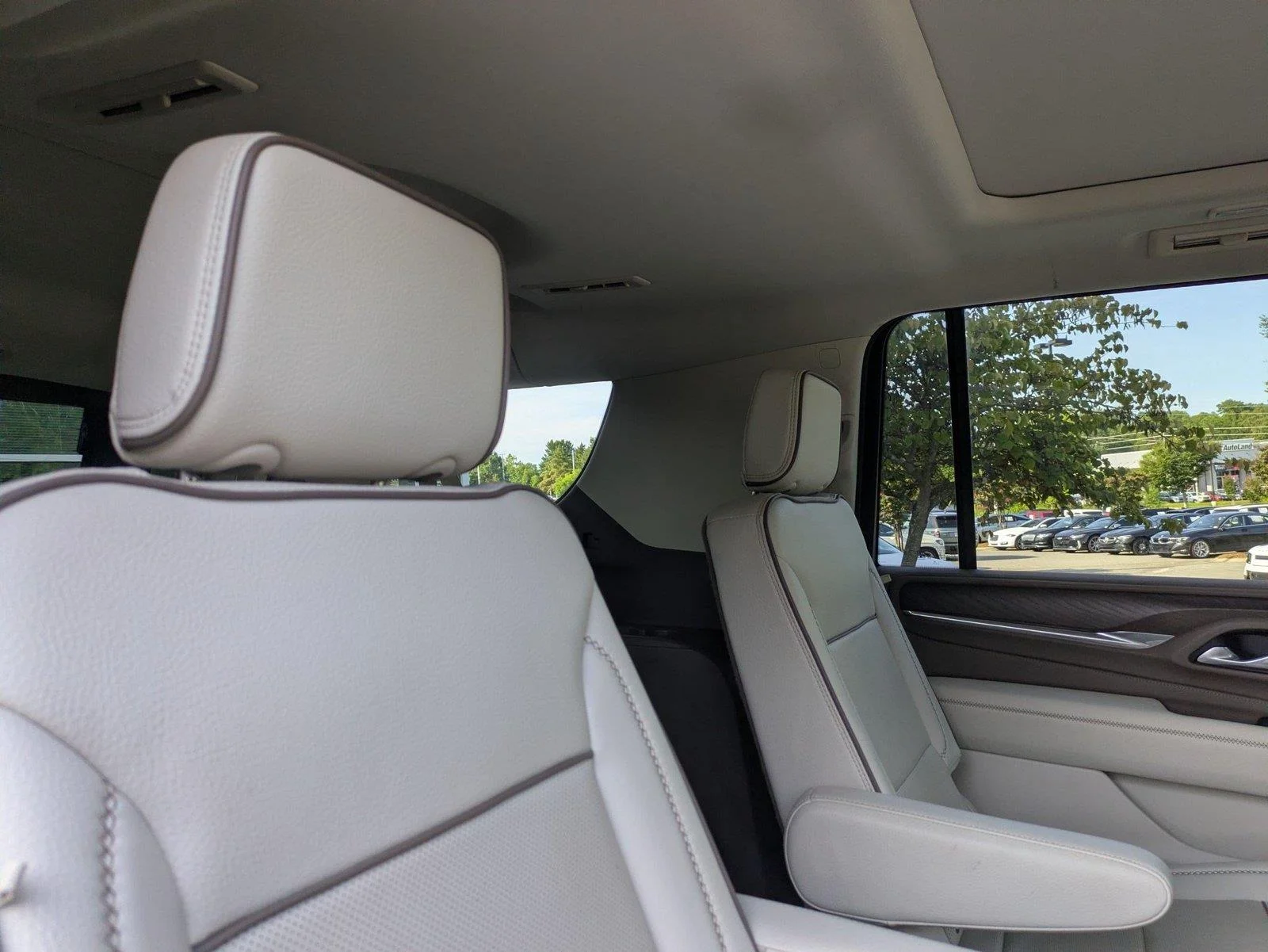 Used 2024 Midnight Blue Metallic GMC Denali image 34