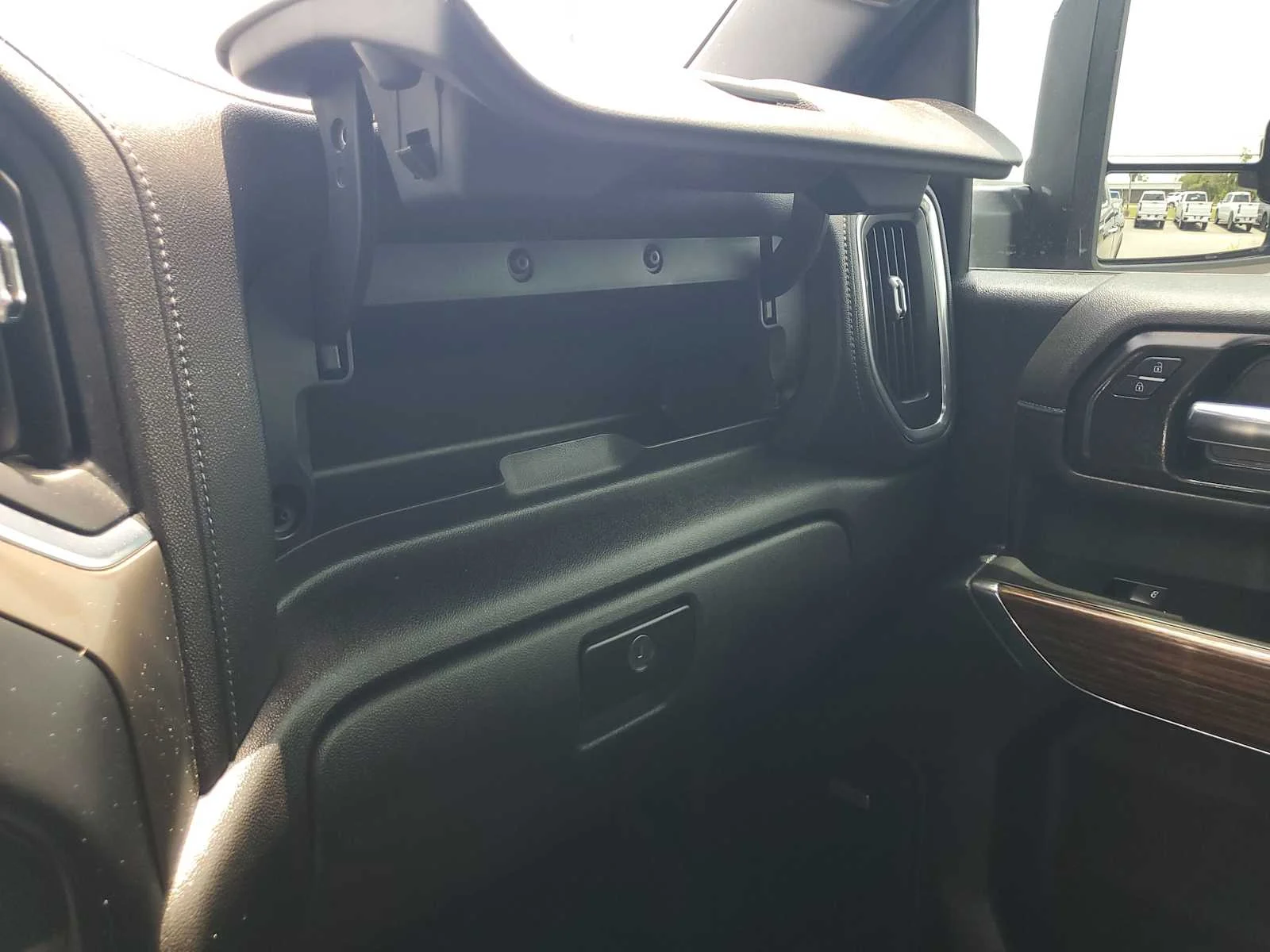 Used 2022 Black Chevrolet High Country image 25