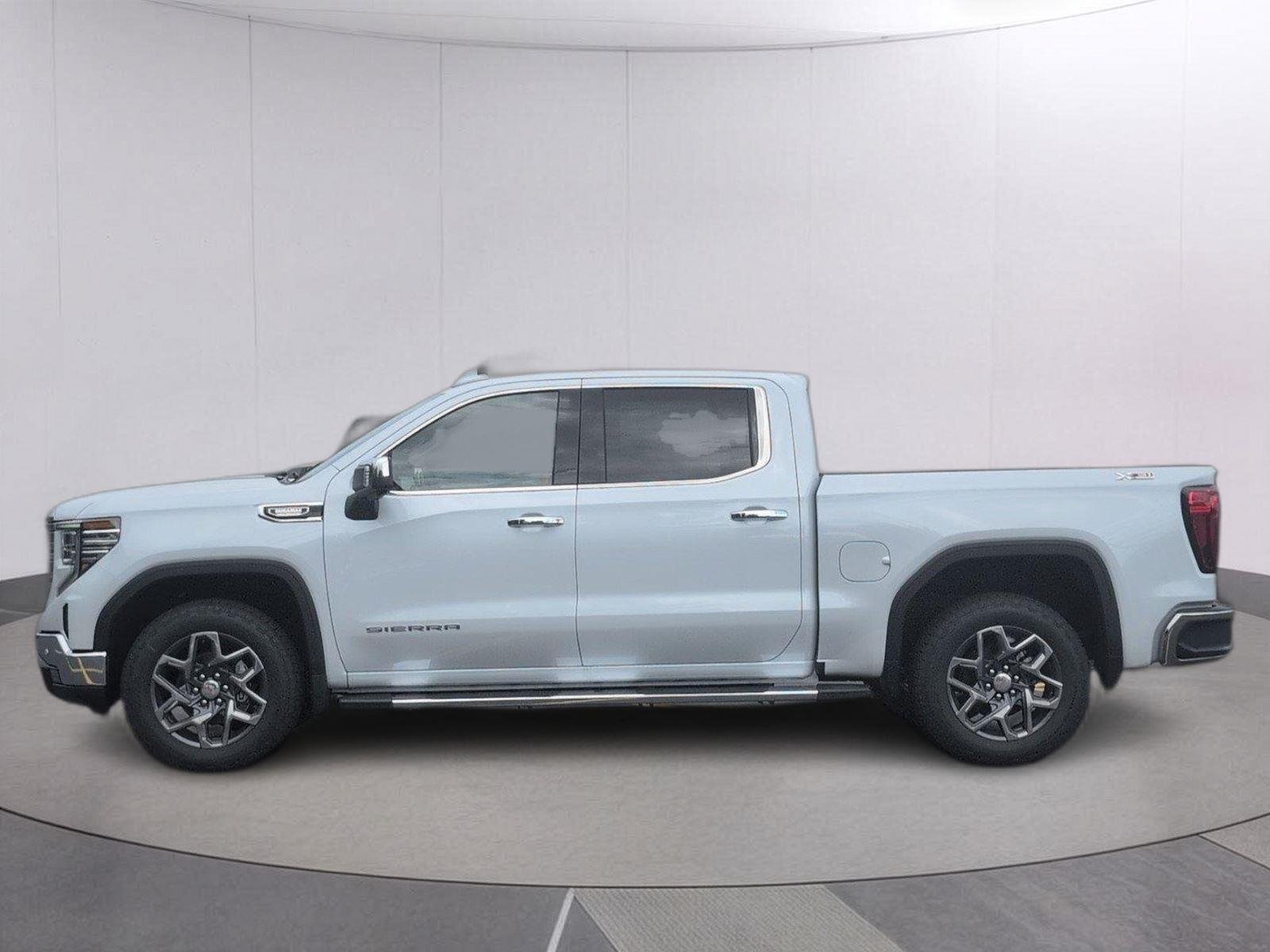 New 2026 Glacier White Tricoat GMC SLT image 2
