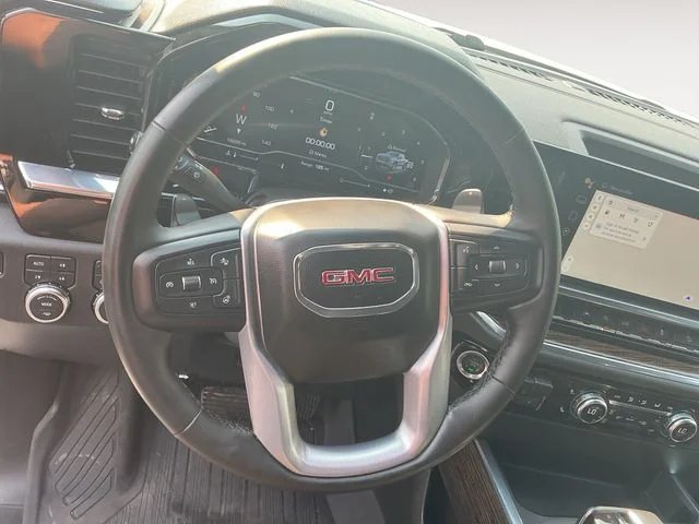 Used 2024 White GMC Elevation image 13