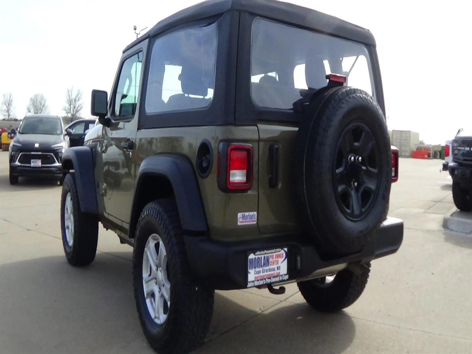 Certified Used 2025  Jeep Sport image 8