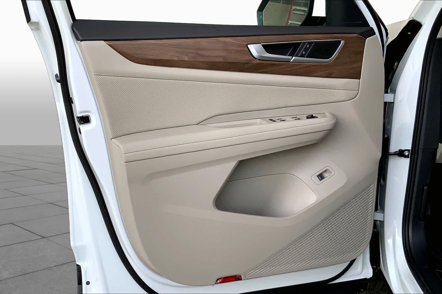 New 2026 Opal White Pearl Volkswagen 2.0T SE w/Technology image 10