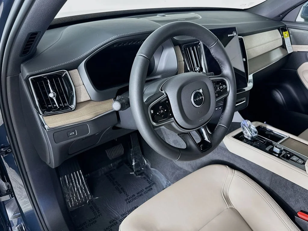 2026 Volvo XC90 Plus - Photo 9