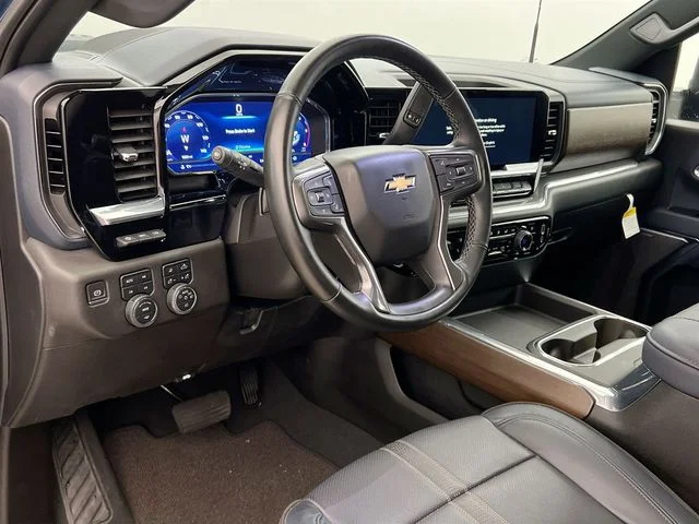 Used 2024 Blue Chevrolet High Country image 7