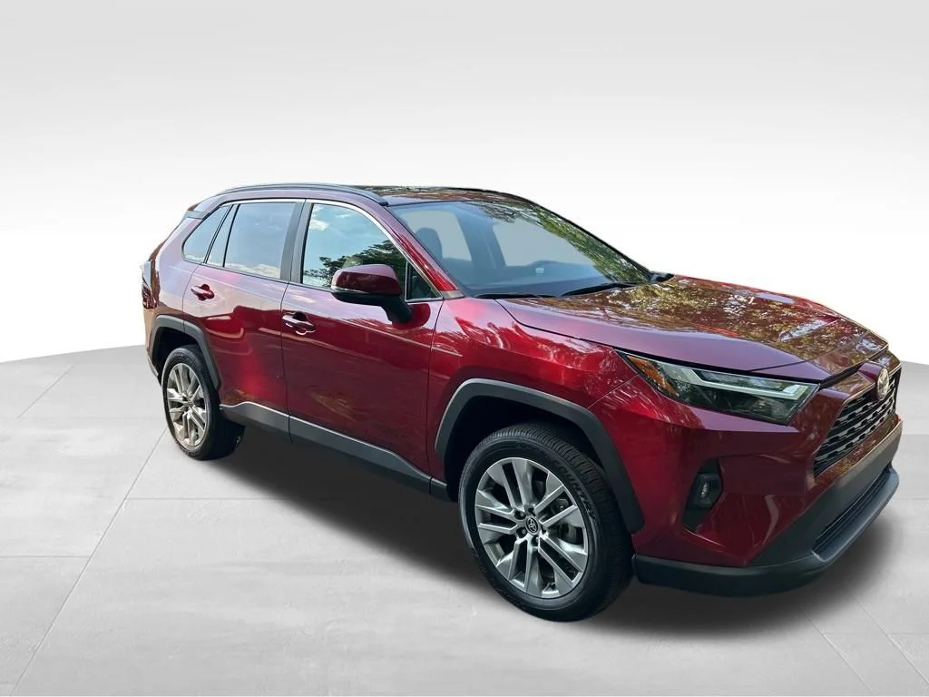 Used 2022 Red Toyota XLE Premium image 8