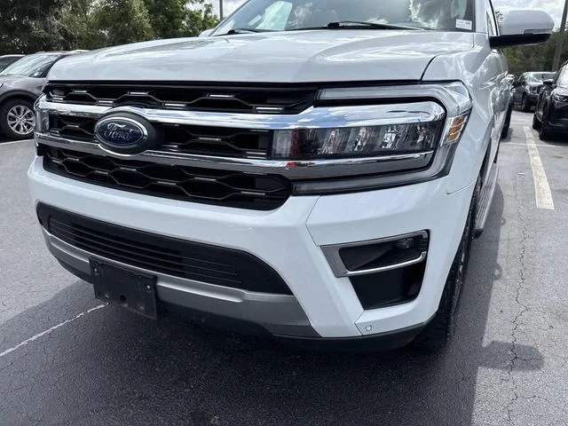 Used 2024 White Ford Limited image 9