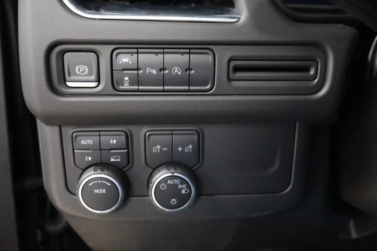 Used 2023 Midnight Blue Metallic Chevrolet LT image 17