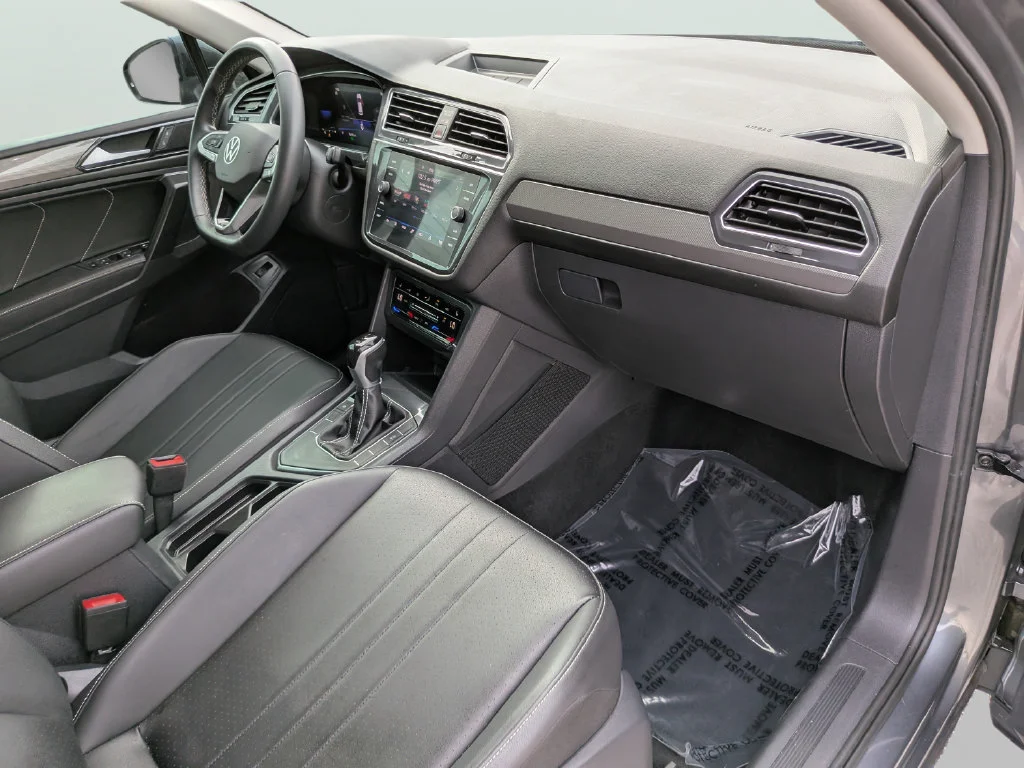 Used 2023 Gray Volkswagen 2.0T SE image 10
