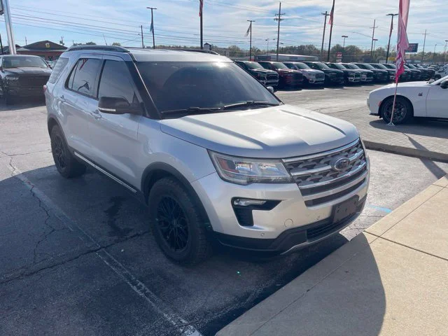 Used 2018 Silver Ford XLT image 3