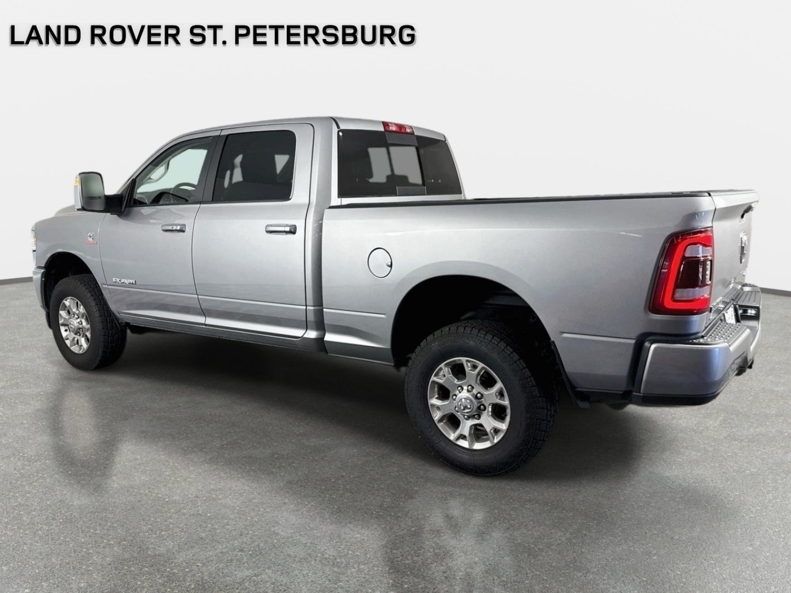 Used 2024 Billet Silver Metallic Clearcoat Ram Laramie image 7