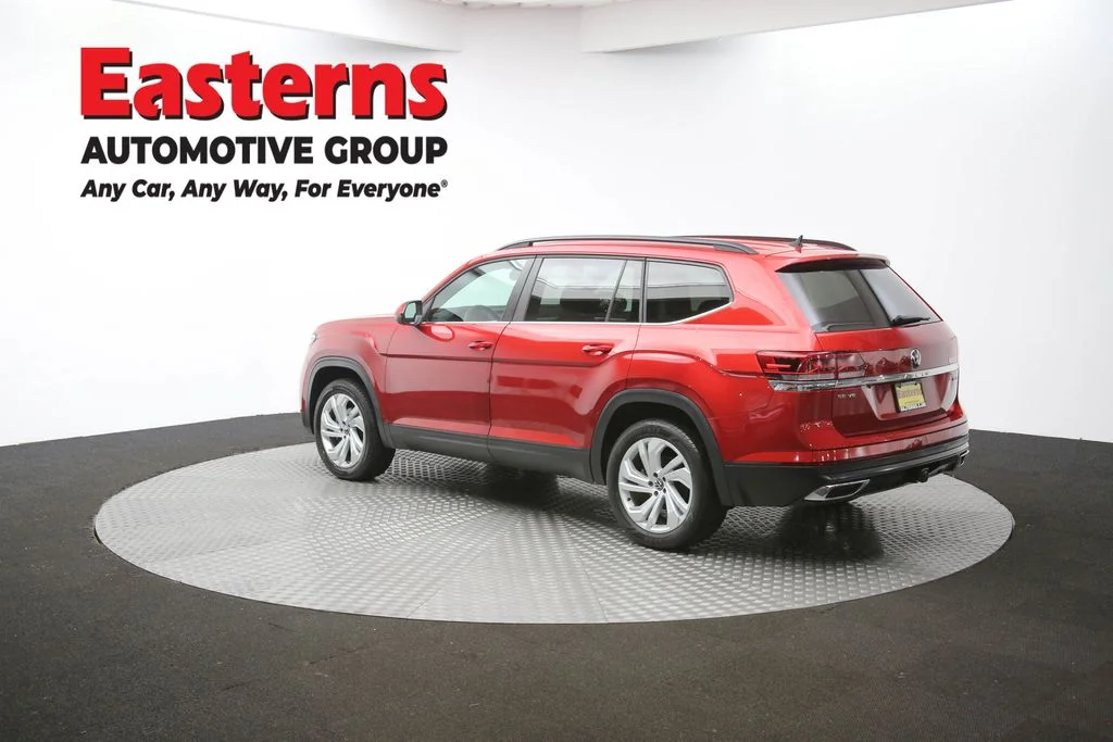 Used 2022 Red Volkswagen 3.6L V6 SE w/Technology image 59