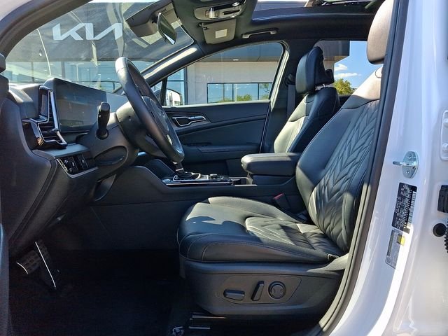 Used 2024 White Kia X-Pro Prestige image 14