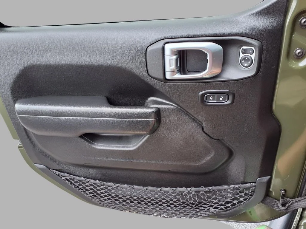 Used 2022 Green Jeep Sport image 16