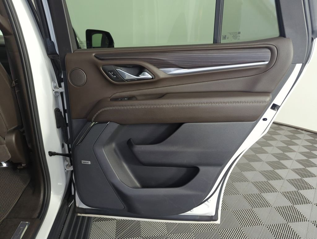 Used 2023 White GMC Denali image 32