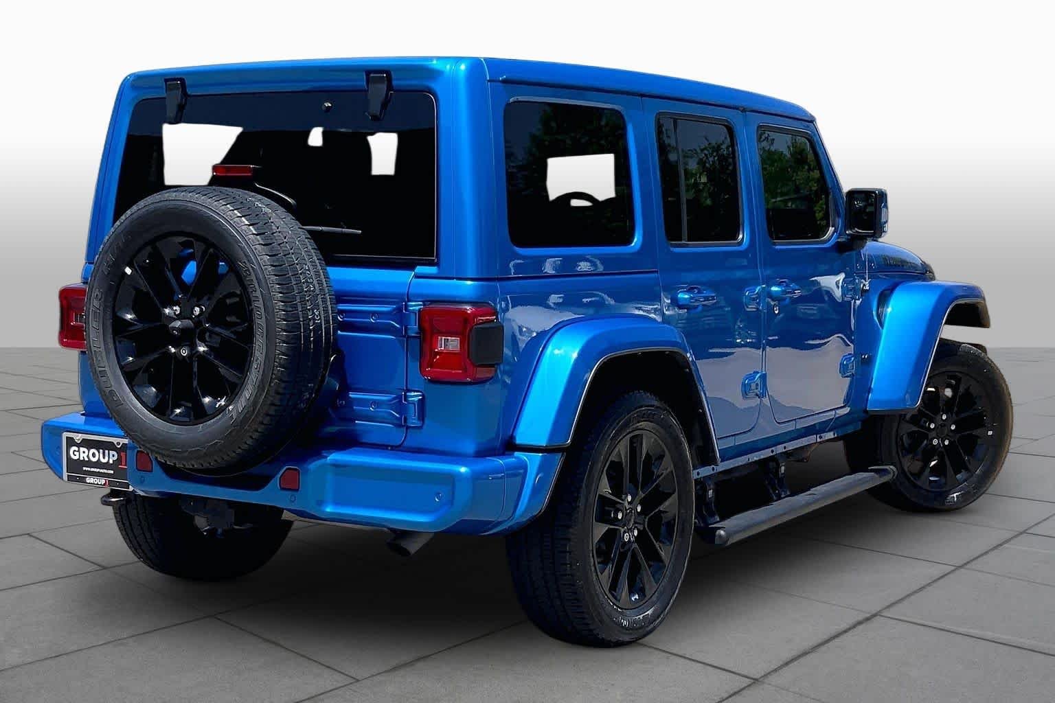 Used 2022 Hydro Blue Pearlcoat Jeep Unlimited High Altitude image 12