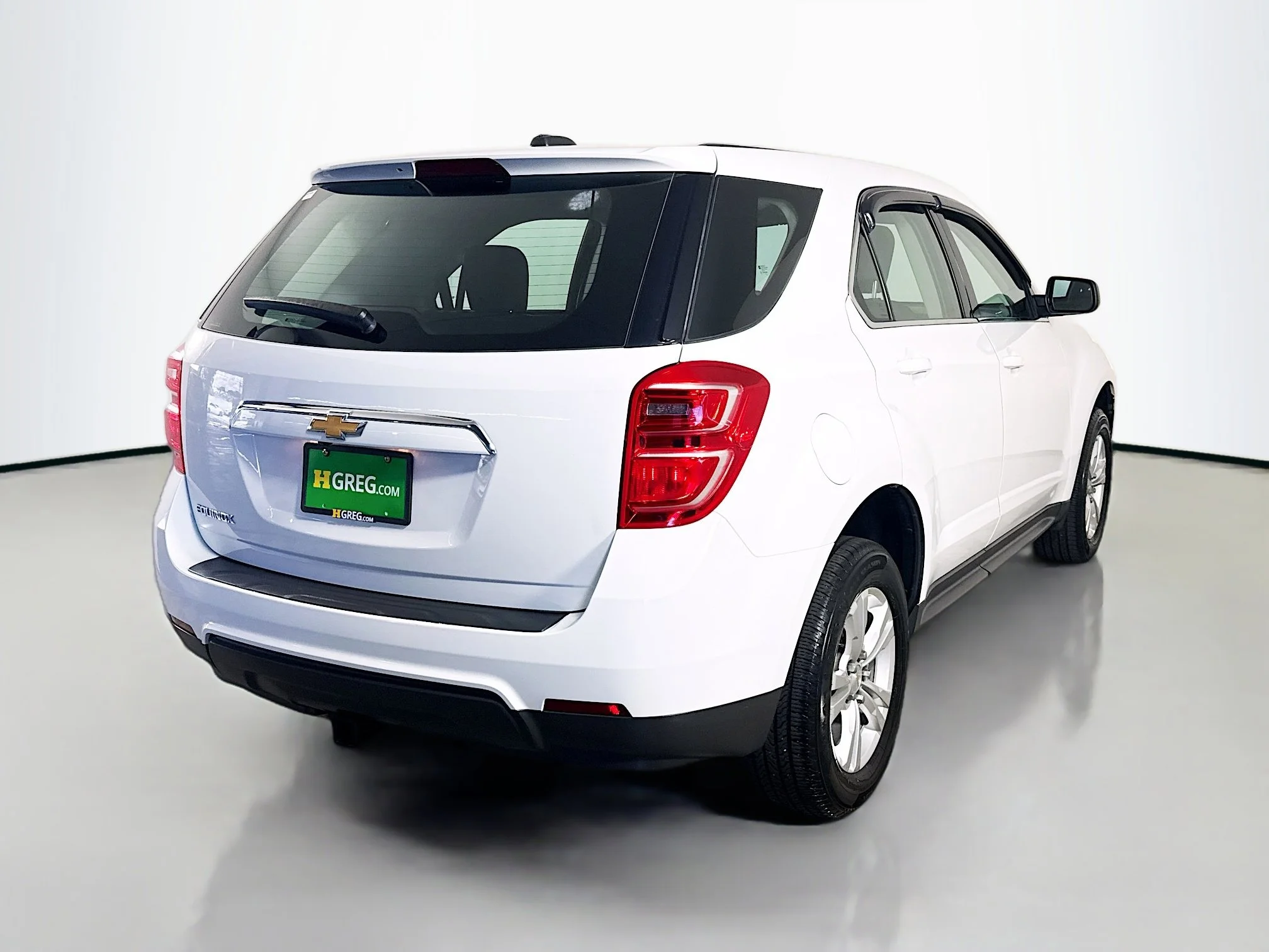 Used 2017 Summit White Chevrolet LS image 7
