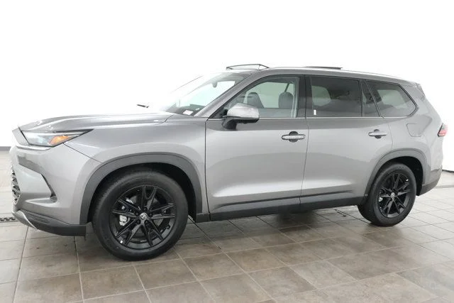 Certified Used 2026  Toyota Limited image 3