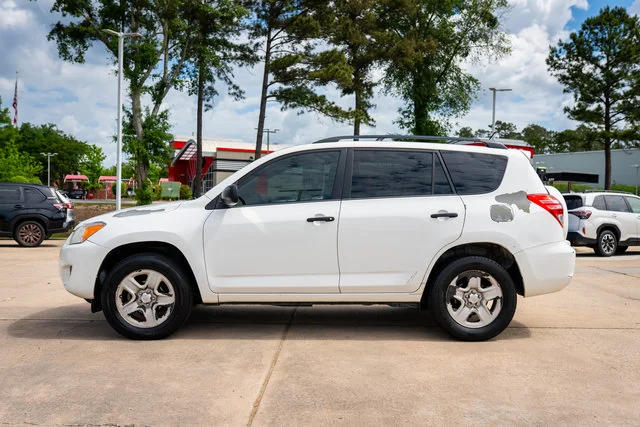 Used 2012 Super White Toyota Base image 3