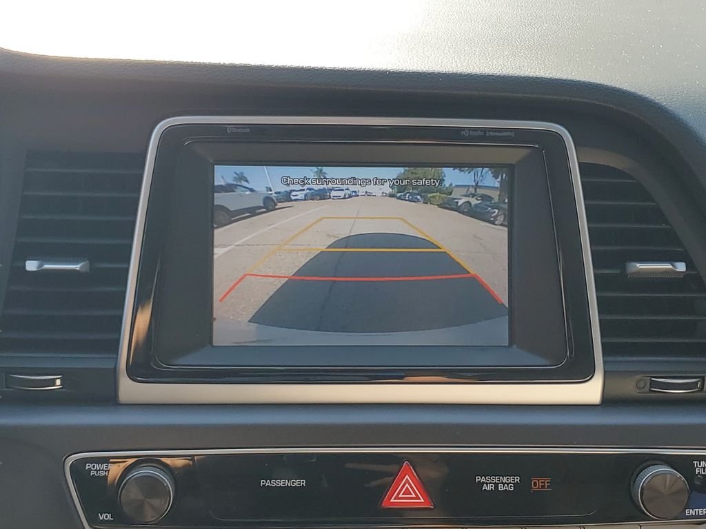 Used 2018 White Hyundai SEL image 17