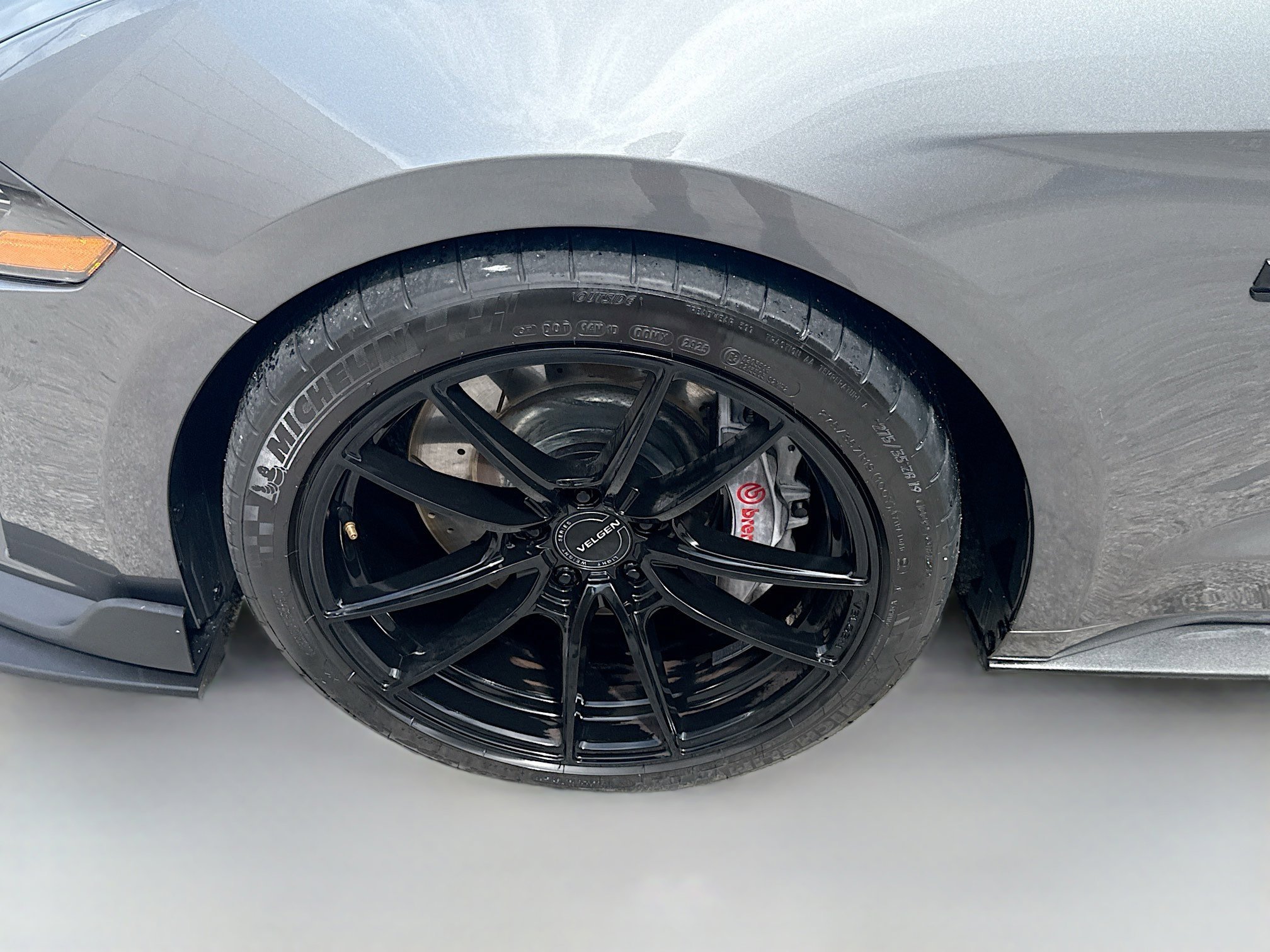 Used 2023 Gray Metallic Ford GT Premium image 29