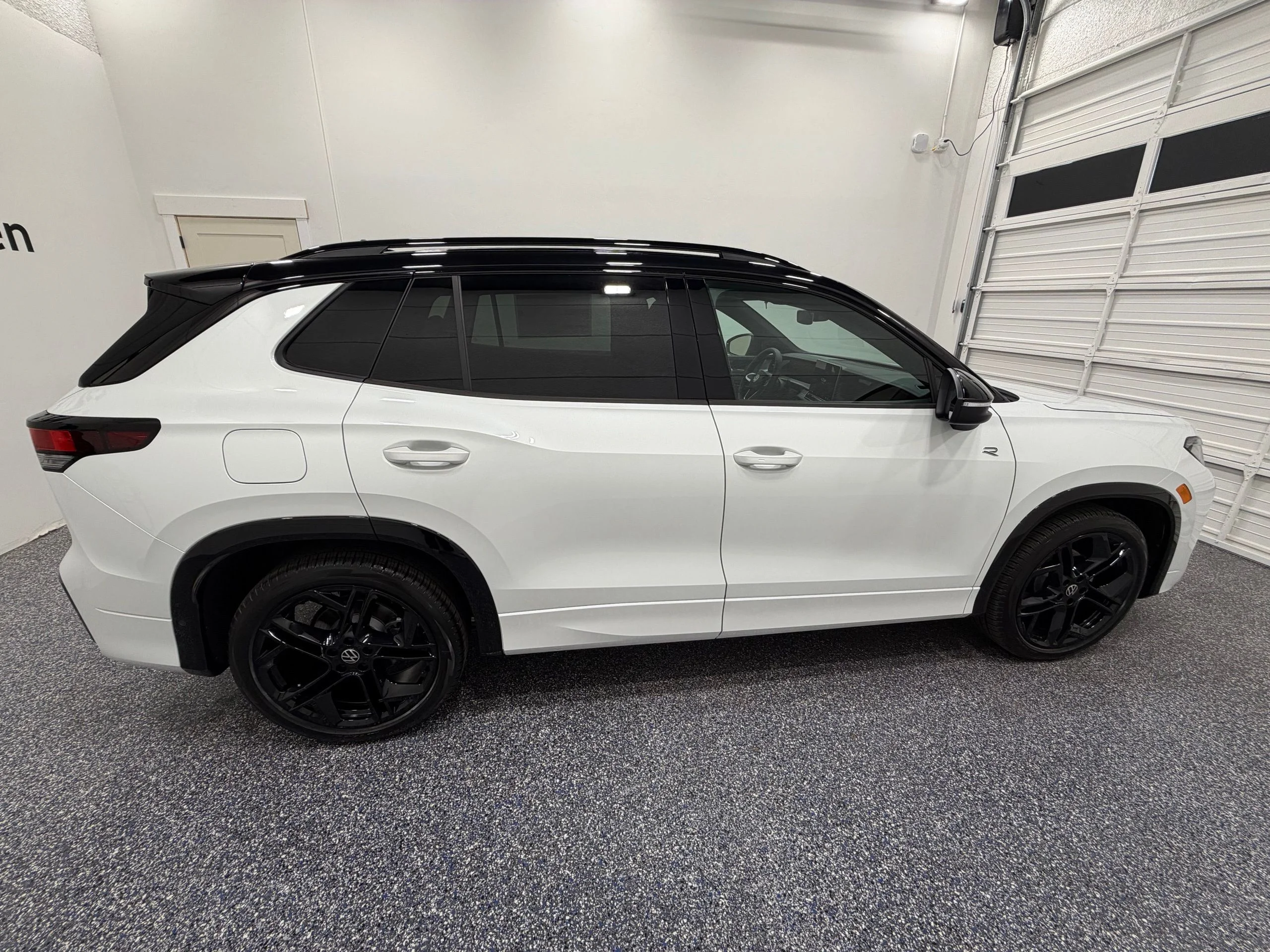 New 2026 White Volkswagen SE R-Line Black image 7
